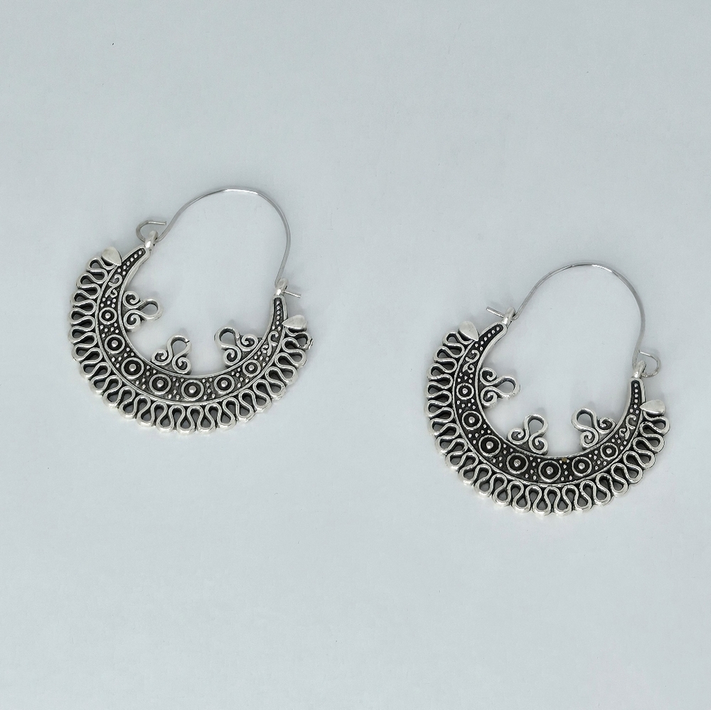 NWOT Bohemian Silvertone Filigree Earrings